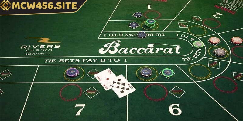 Chiến thuật chơi baccarat hốt nhiều bạc khủng dễ dàng 1 Baccarat là một trong những trò chơi thẻ bài phổ biến nhất tại sòng bạc MCW456