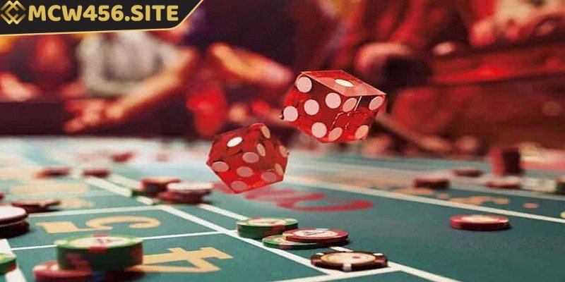 Kinh nghiệm chơi sicbo kiếm được nhiều lãi mỗi ngày 1 Bàn chơi Sic Bo được thiết kế đặc biệt với nhiều khu vực để người chơi đặt cược